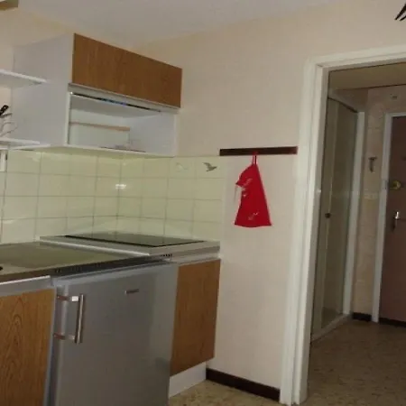 Apartment Cap 68 *
